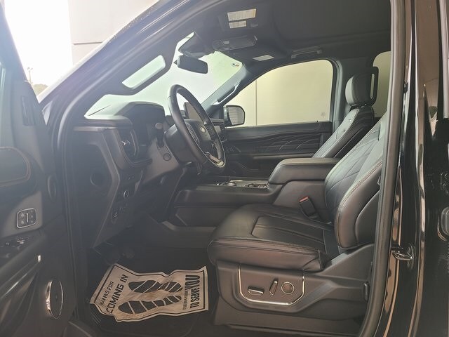 2023 Ford Expedition Platinum photo 2