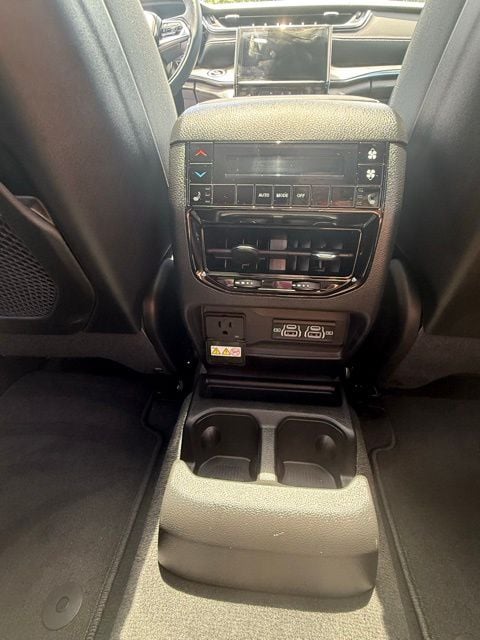 2025 Jeep Grand Cherokee L Overland - Photo 20