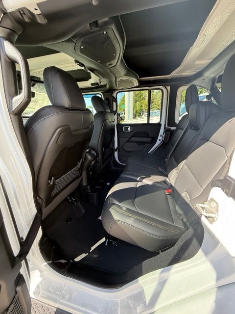 2026 Jeep Wrangler 4-Door Sahara - Photo 19