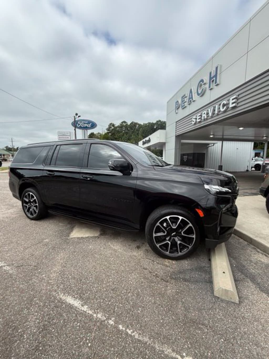Used 2023 Chevrolet Suburban RST SUV