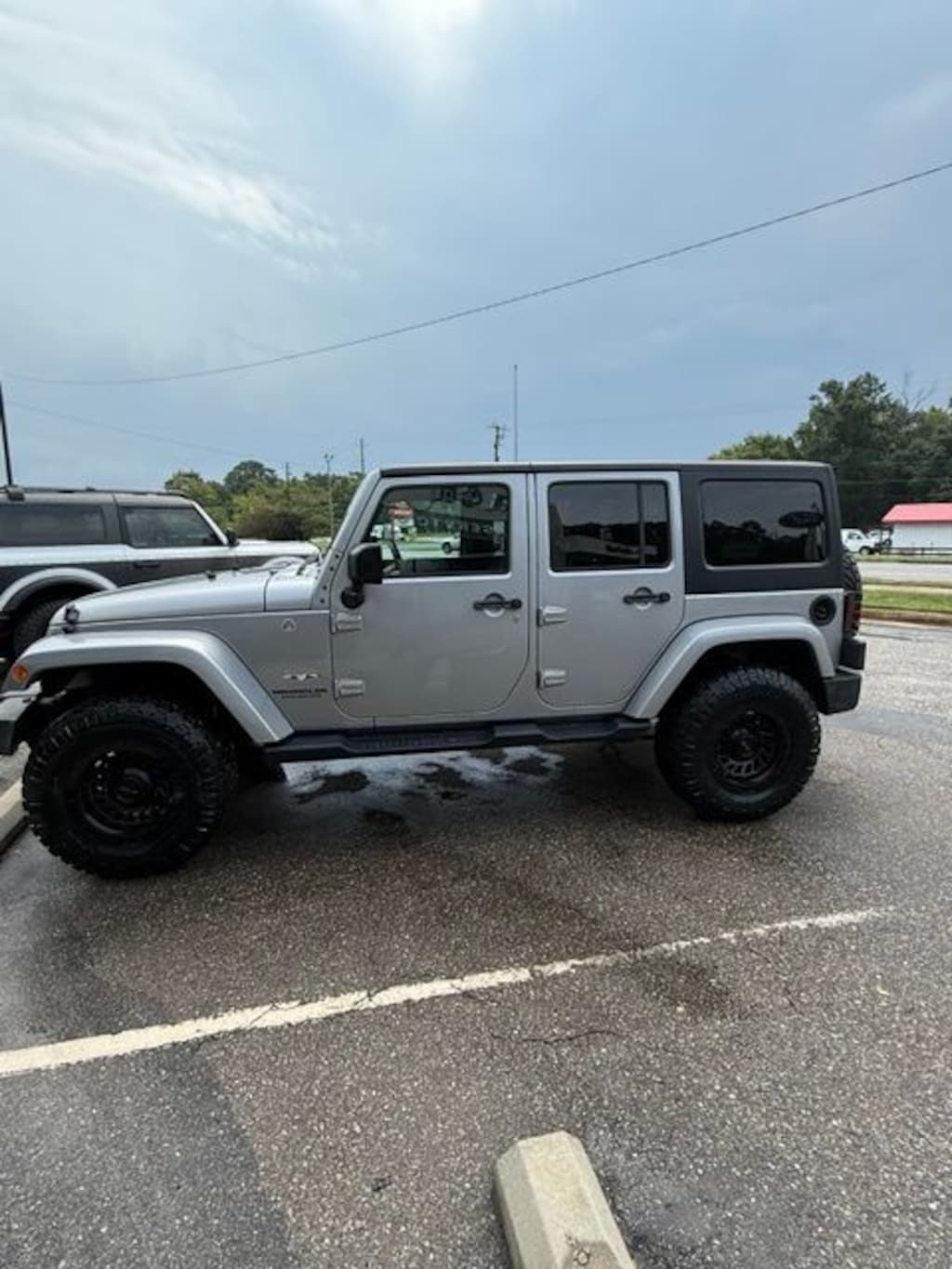 Used 2017 Jeep Wrangler JK Unlimited Sahara 4x4 SUV