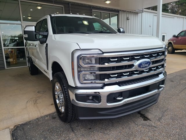 2024 Ford F-350 Lariat photo 2