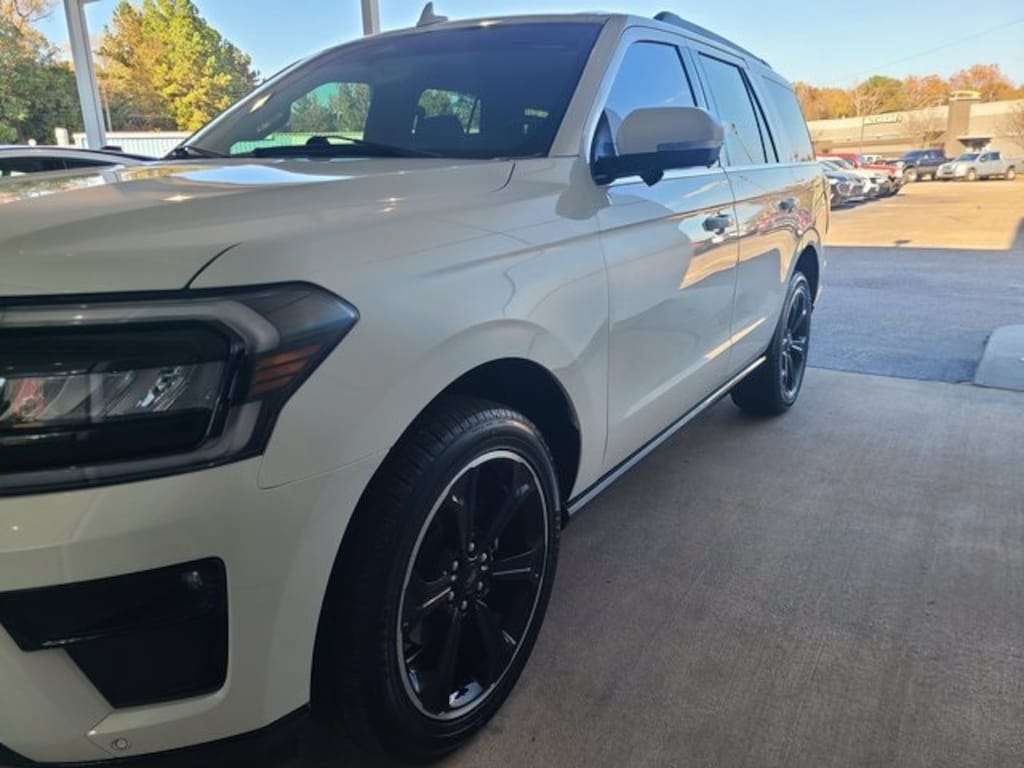 Used 2024 Ford Expedition Limited SUV