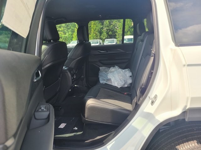 2025 Jeep Grand Cherokee Altitude photo 4