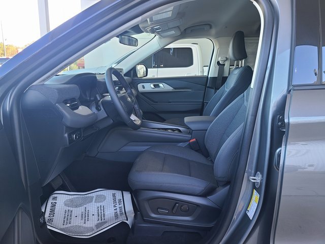 2026 Ford Explorer photo 3