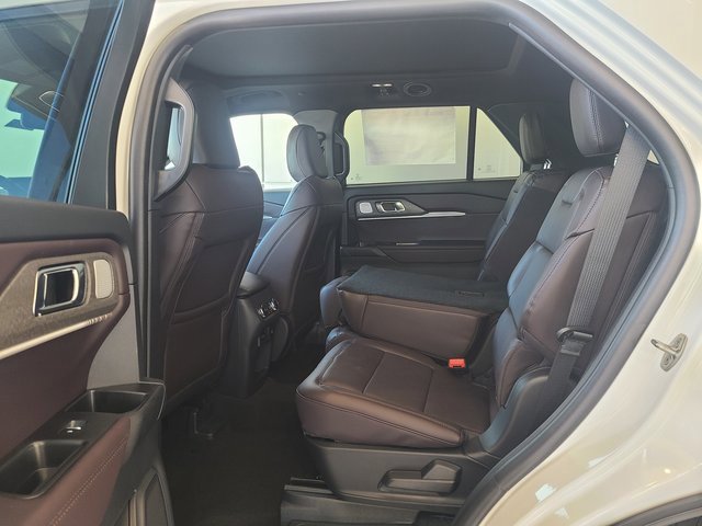 2026 Ford Explorer Platinum photo 4