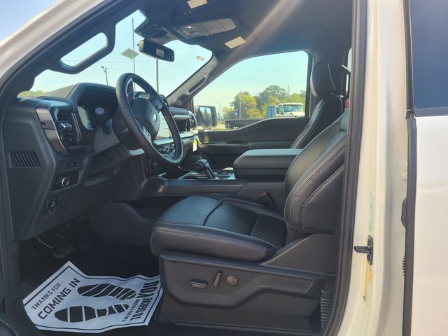 2025 Ford F-150 Lariat photo 3