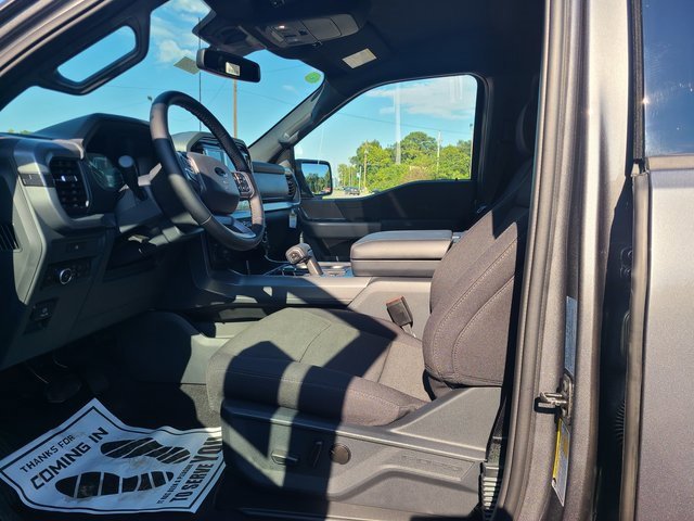 2025 Ford F-150 XLT photo 3