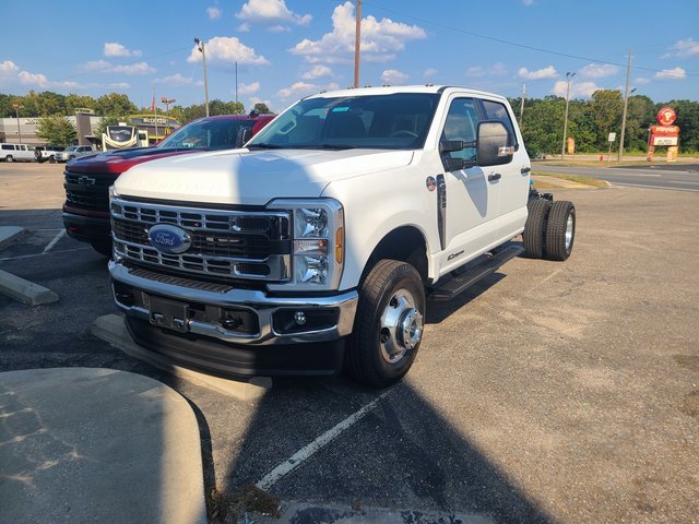 2026 Ford F-350 XL photo 2