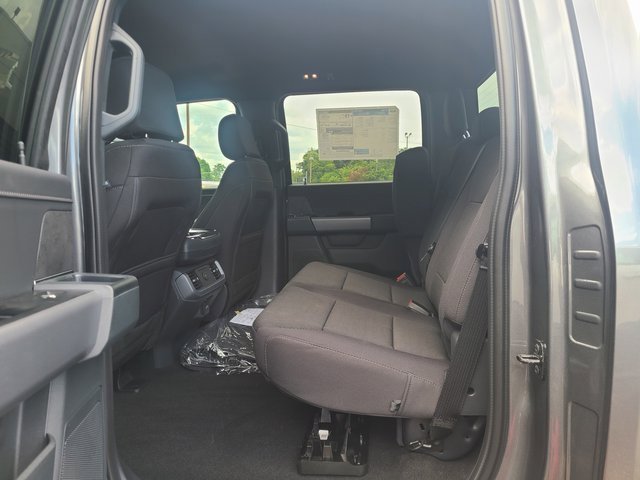 2025 Ford F-150 XLT photo 3