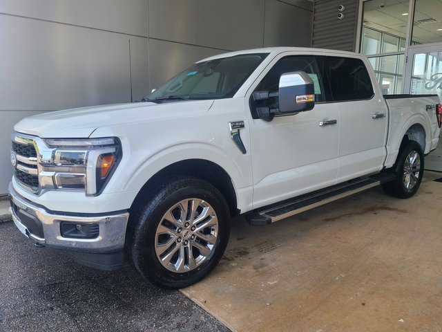 2025 Ford F-150 Lariat photo 2