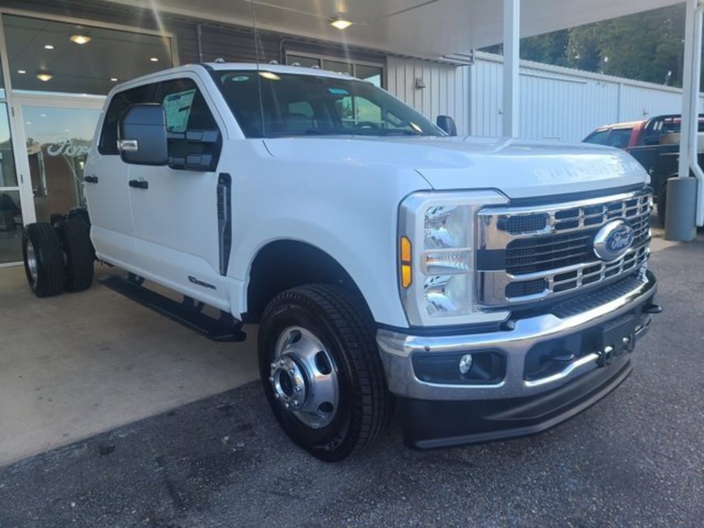New 2026 Ford F-350 Chassis XL Truck Crew Cab