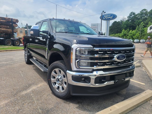 2025 Ford F-250 photo 3