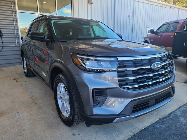 2026 Ford Explorer photo 2