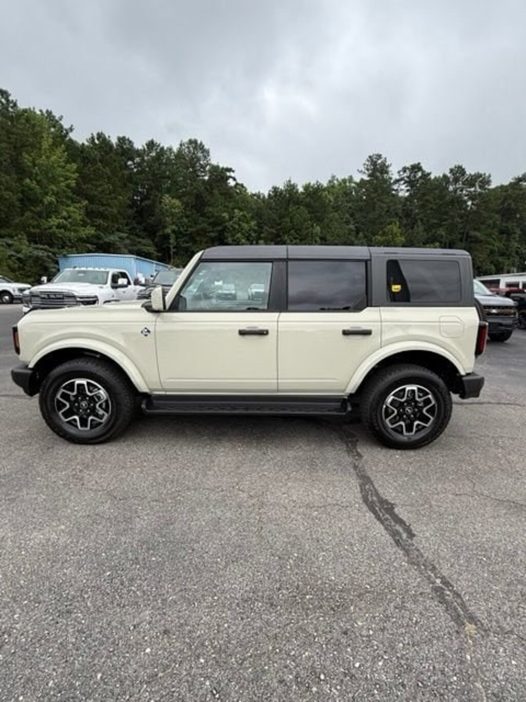 New 2026 Ford Bronco Outer Banks SUV