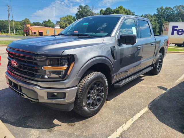 2025 Ford F-150 XLT photo 2