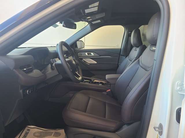 2026 Ford Explorer Platinum photo 3