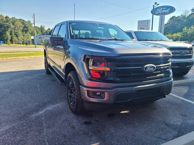 2025 Ford F-150 XLT photo 2