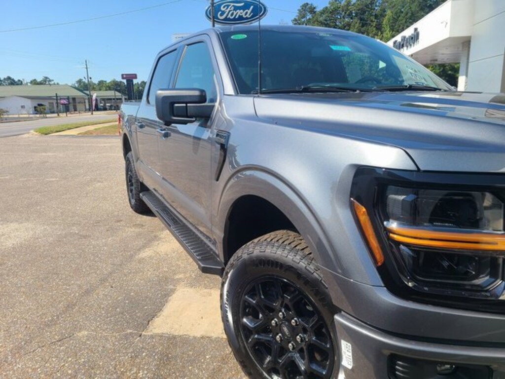 New 2025 Ford F-150 XLT Truck SuperCrew Cab