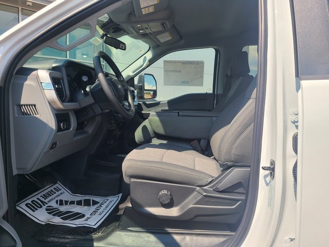 2026 Ford F-350 XL photo 4