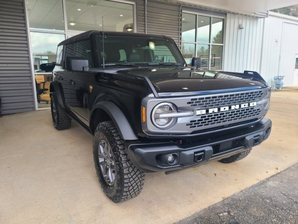 New 2025 Ford Bronco Badlands SUV