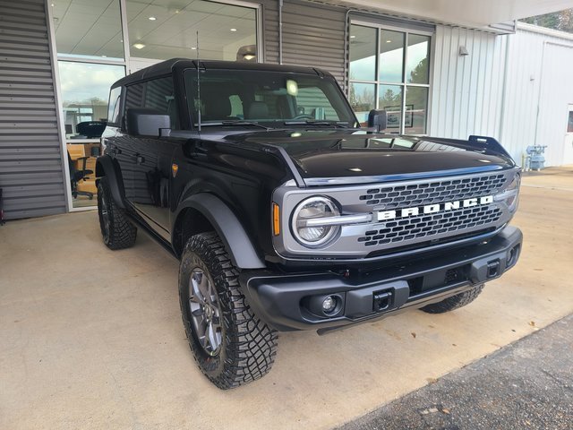 2025 Ford Bronco Badlands photo 2