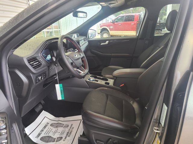2025 Ford Escape ST-Line photo 2