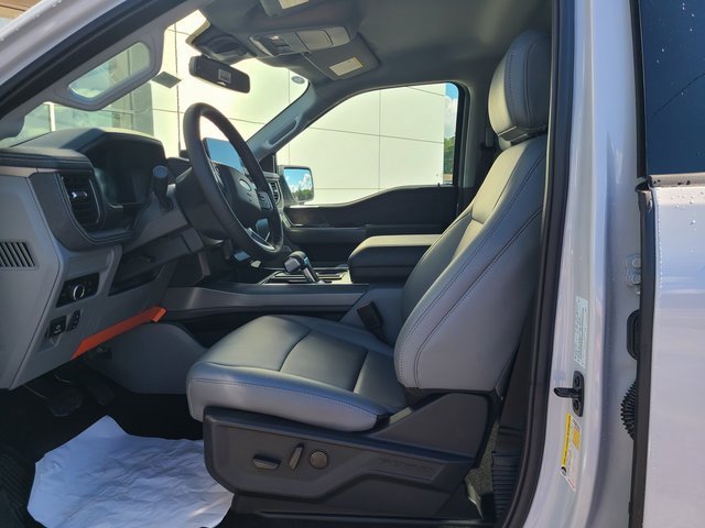 2025 Ford F-150 Lightning photo 3