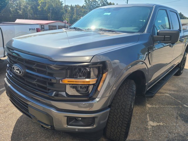 2025 Ford F-150 XLT photo 3
