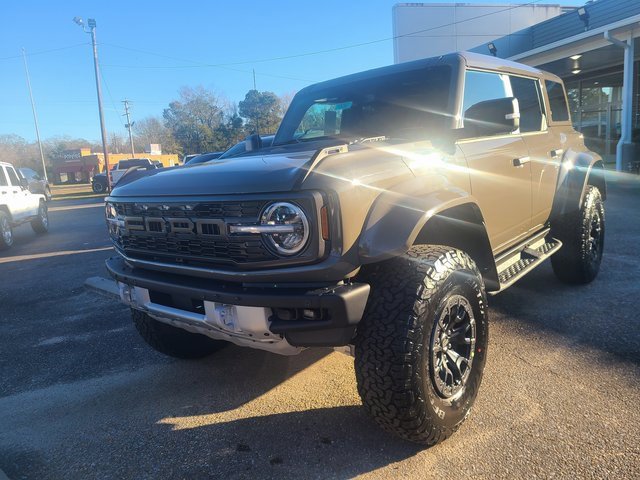 2025 Ford Bronco SUV 