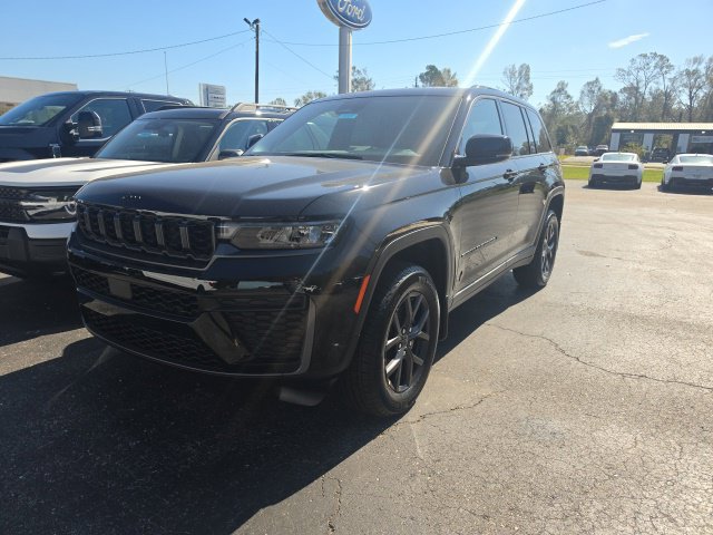 New 2027 Jeep Grand Cherokee Laredo Altitude SUV