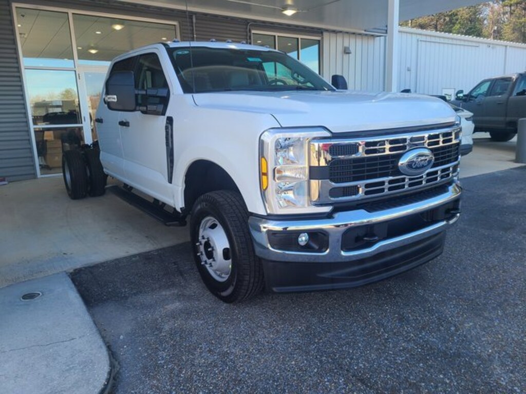 New 2026 Ford F-350 Chassis Truck Crew Cab