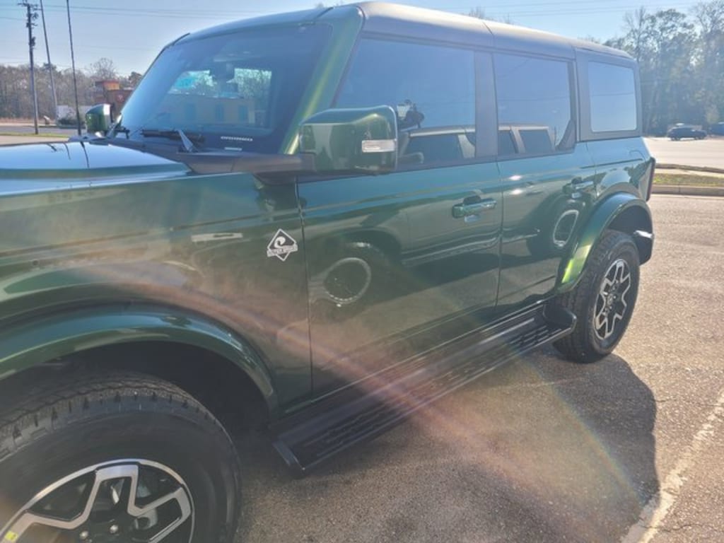 New 2025 Ford Bronco Outer Banks SUV