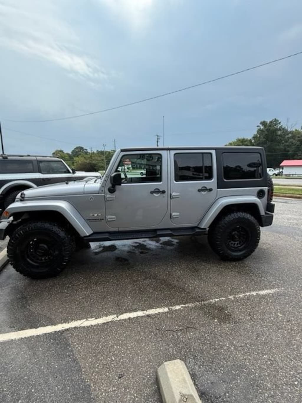 Used 2017 Jeep Wrangler JK Unlimited Sahara 4x4 SUV