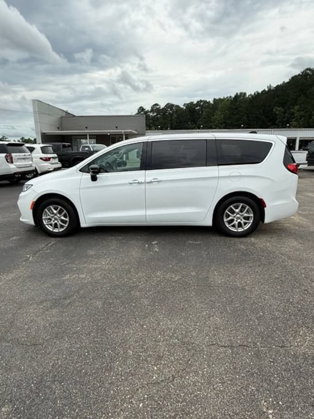 Used 2024 Chrysler Pacifica Touring L Van Passenger Van