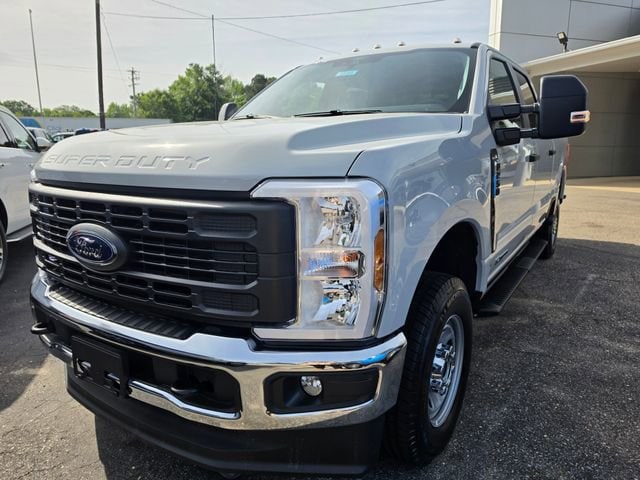 2026 Ford F-250 XL 4x4 Crew Cab 6-3/4' Box's photo