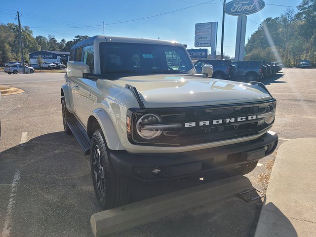2025 Ford Bronco SUV 