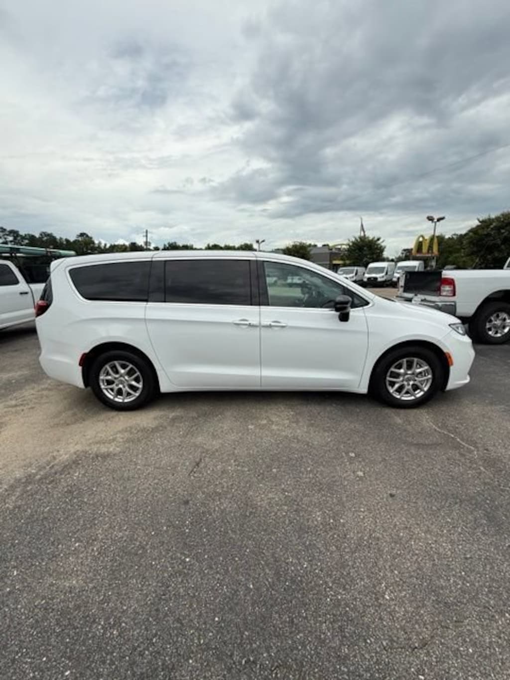 Used 2024 Chrysler Pacifica Touring L Van Passenger Van