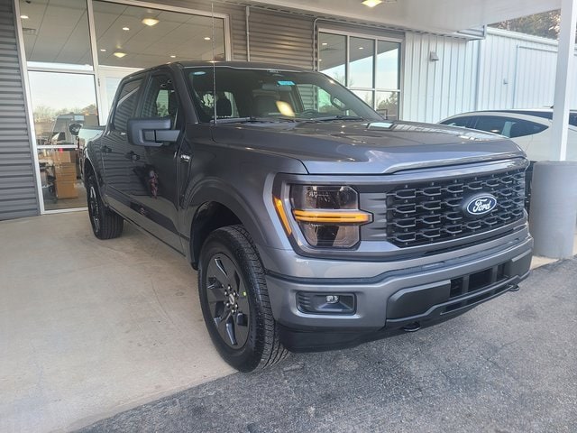 2025 Ford F-150 STX's photo