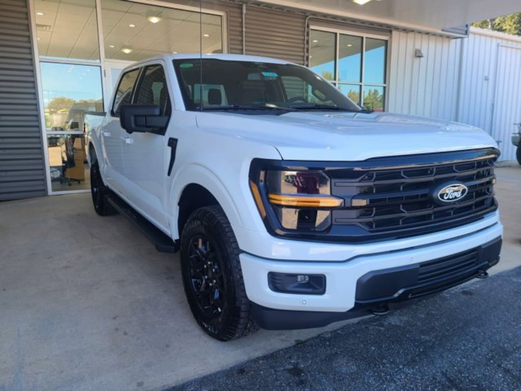 New 2025 Ford F-150 XLT Truck SuperCrew Cab