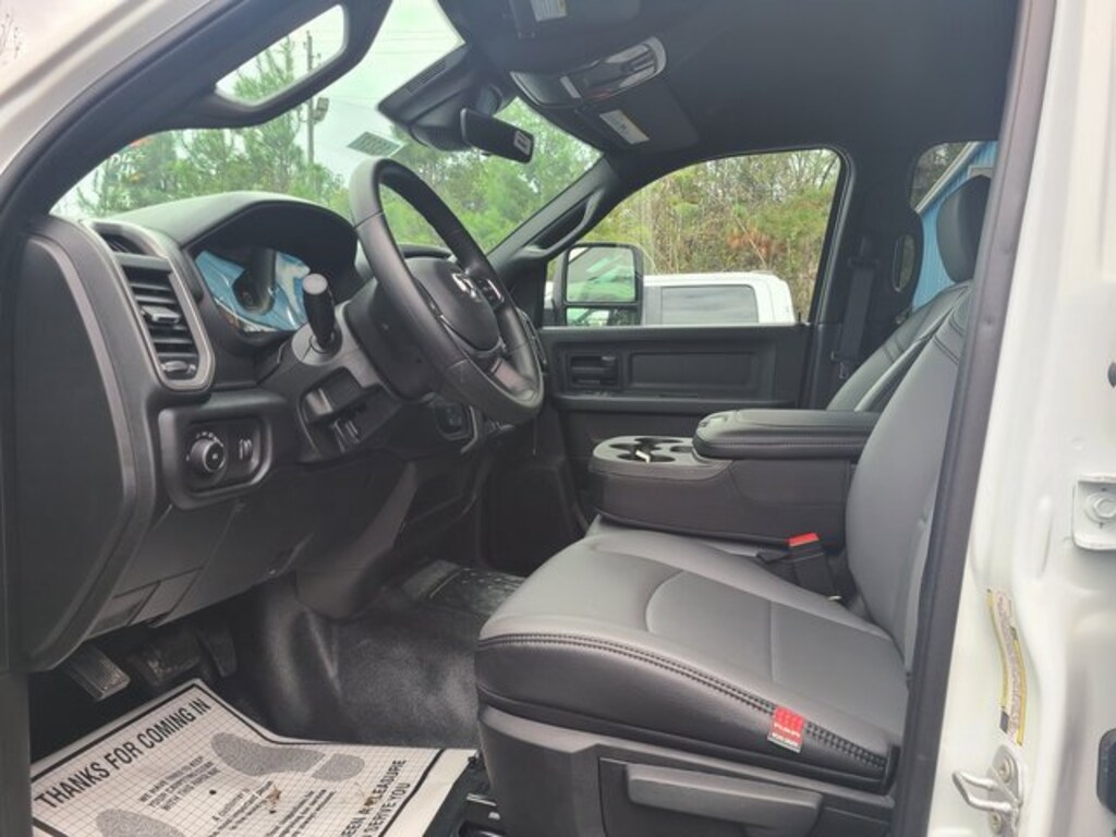 New 2026 Ram 3500 Chassis Cab Tradesman/Big Horn Truck Crew Cab