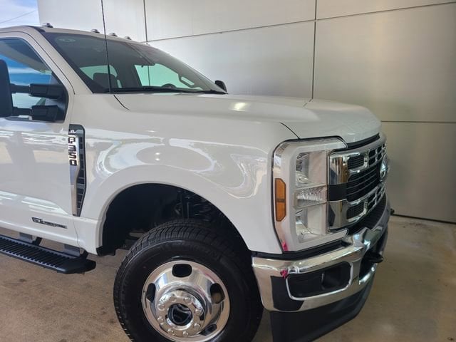 2026 Ford F-350 Super Duty Chassis Cab