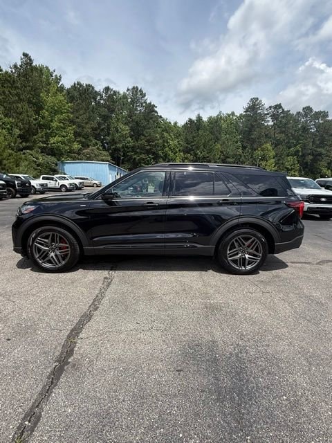 2026 Ford Explorer ST-LINE RWD's photo