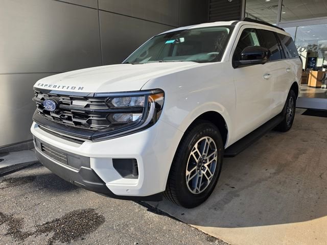 2026 Ford Expedition Active's photo
