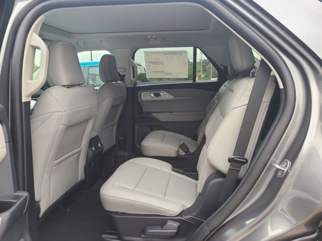 New 2025 Ford Explorer Active SUV