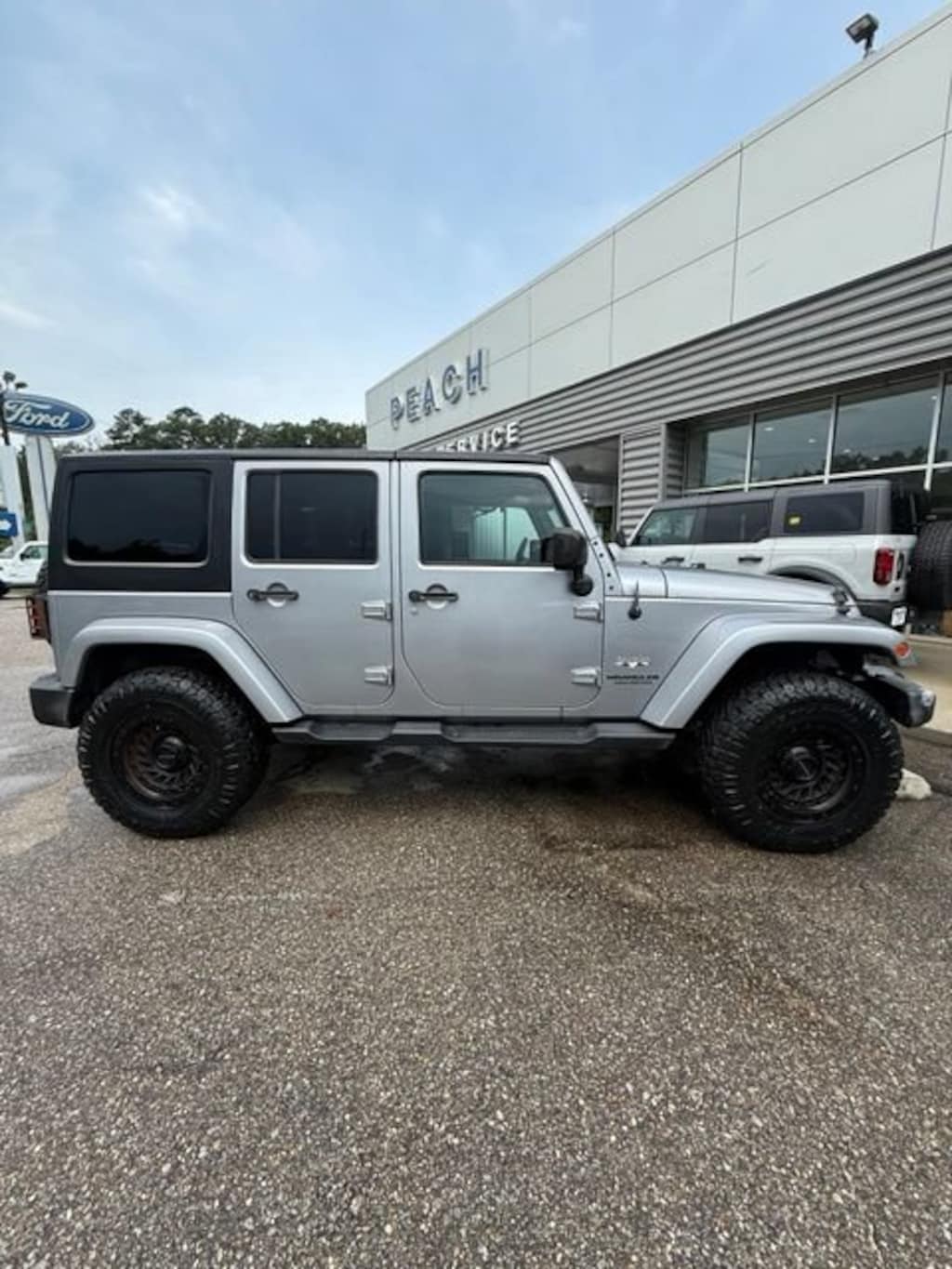 Used 2017 Jeep Wrangler JK Unlimited Sahara 4x4 SUV