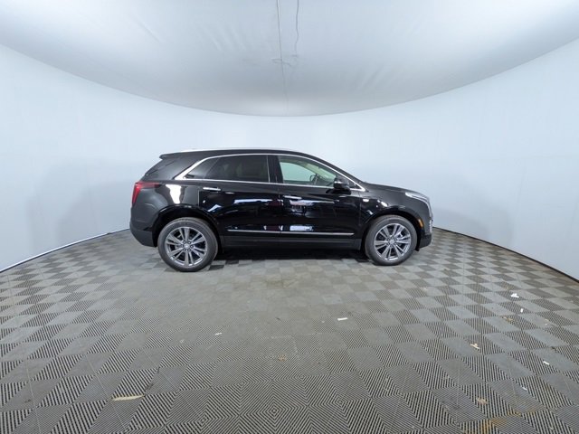 2025 Cadillac XT5 Premium Luxury photo 2