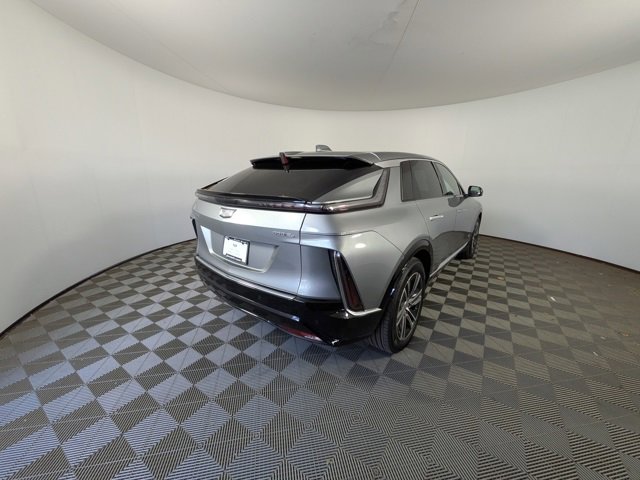 2024 Cadillac Lyriq Luxury photo 2