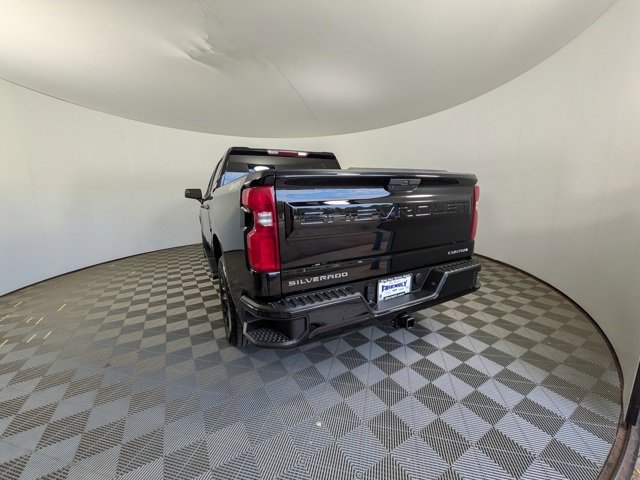 2020 Chevrolet Silverado 1500 Custom photo 2