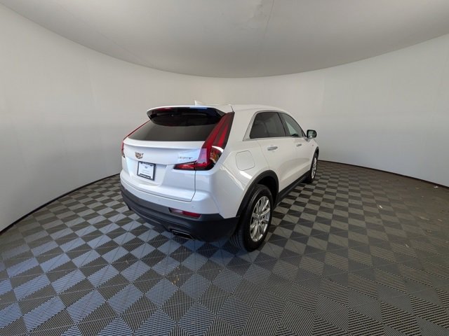 2023 Cadillac XT4 Luxury photo 2